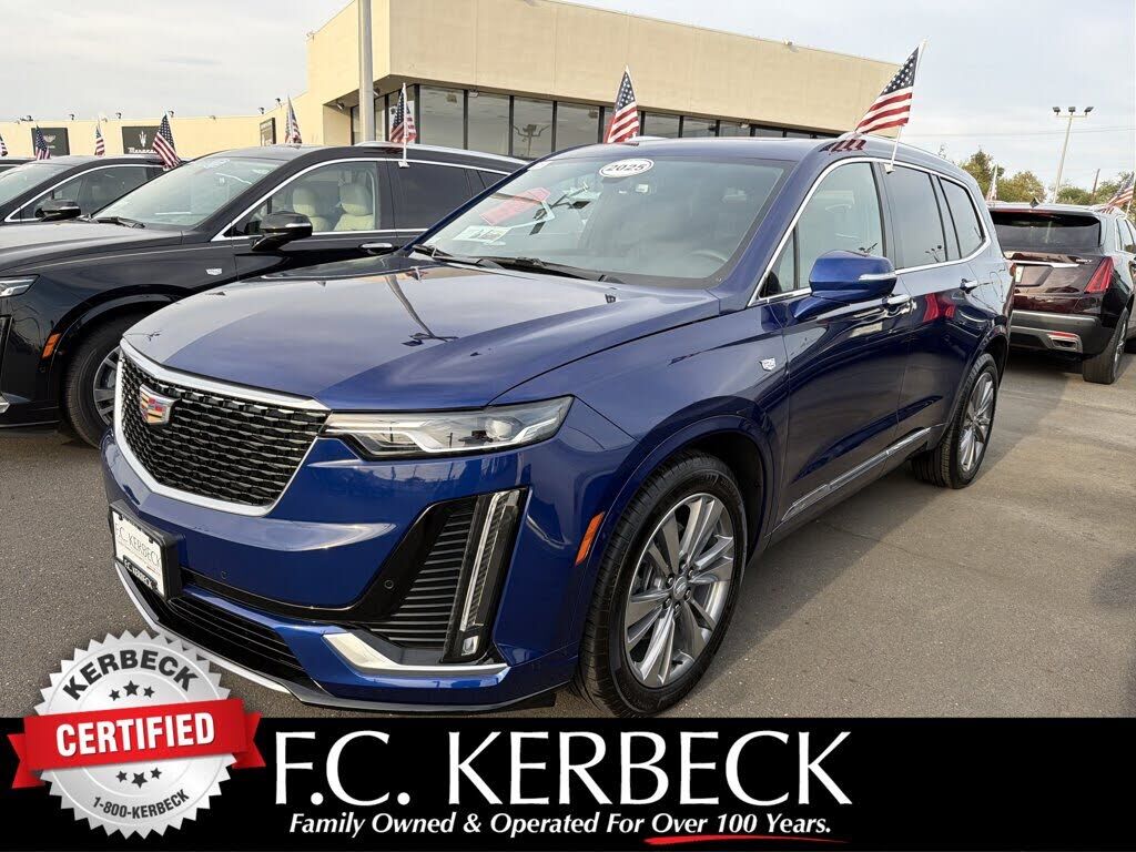 2025 CADILLAC XT6