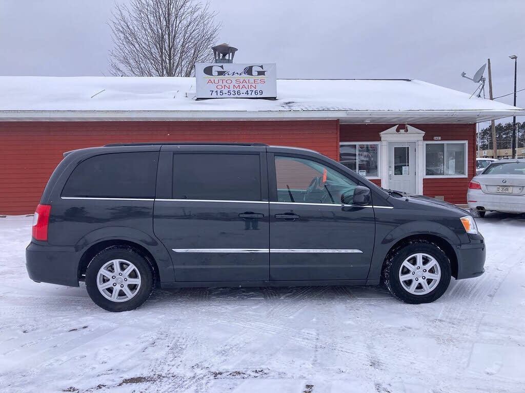 2011 CHRYSLER Town and Country
