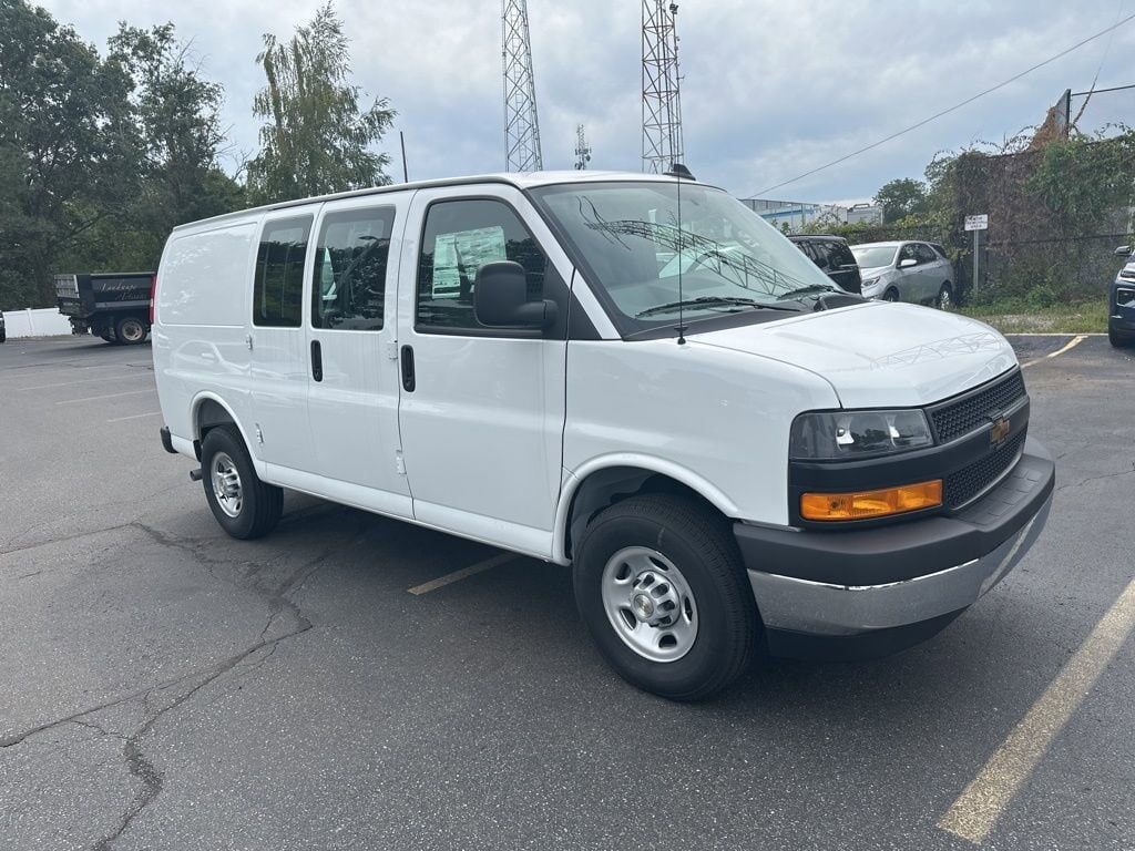 2025 CHEVROLET Express