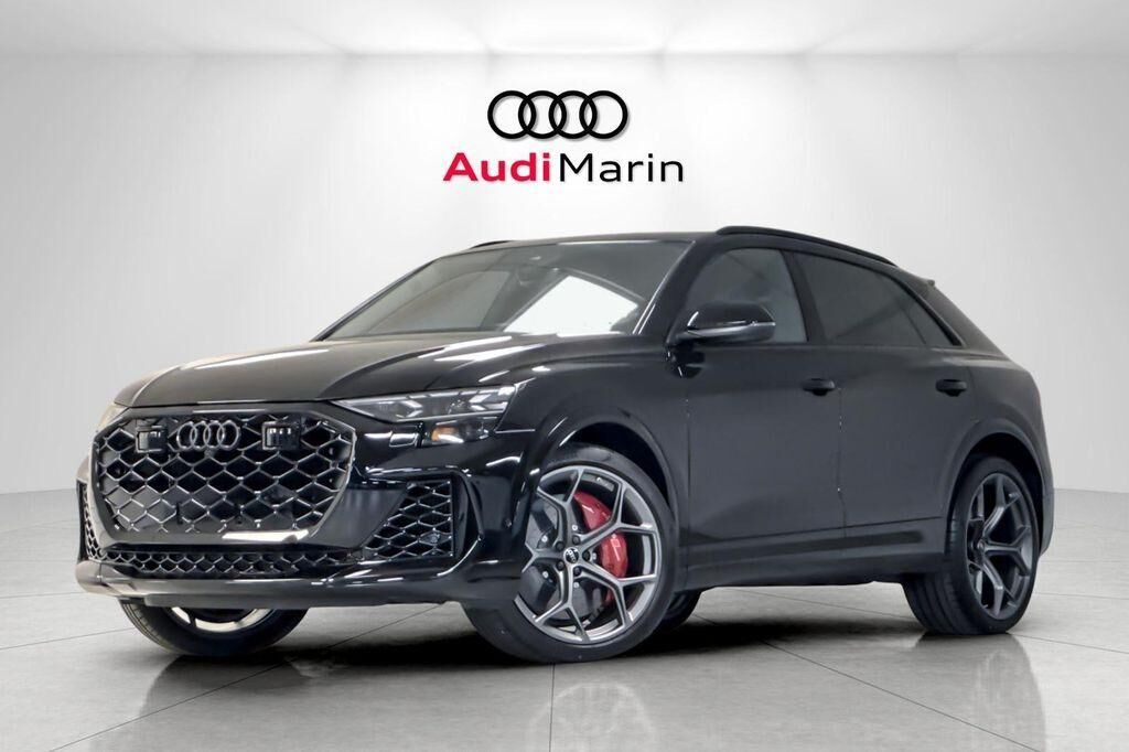 2025 AUDI RS Q8