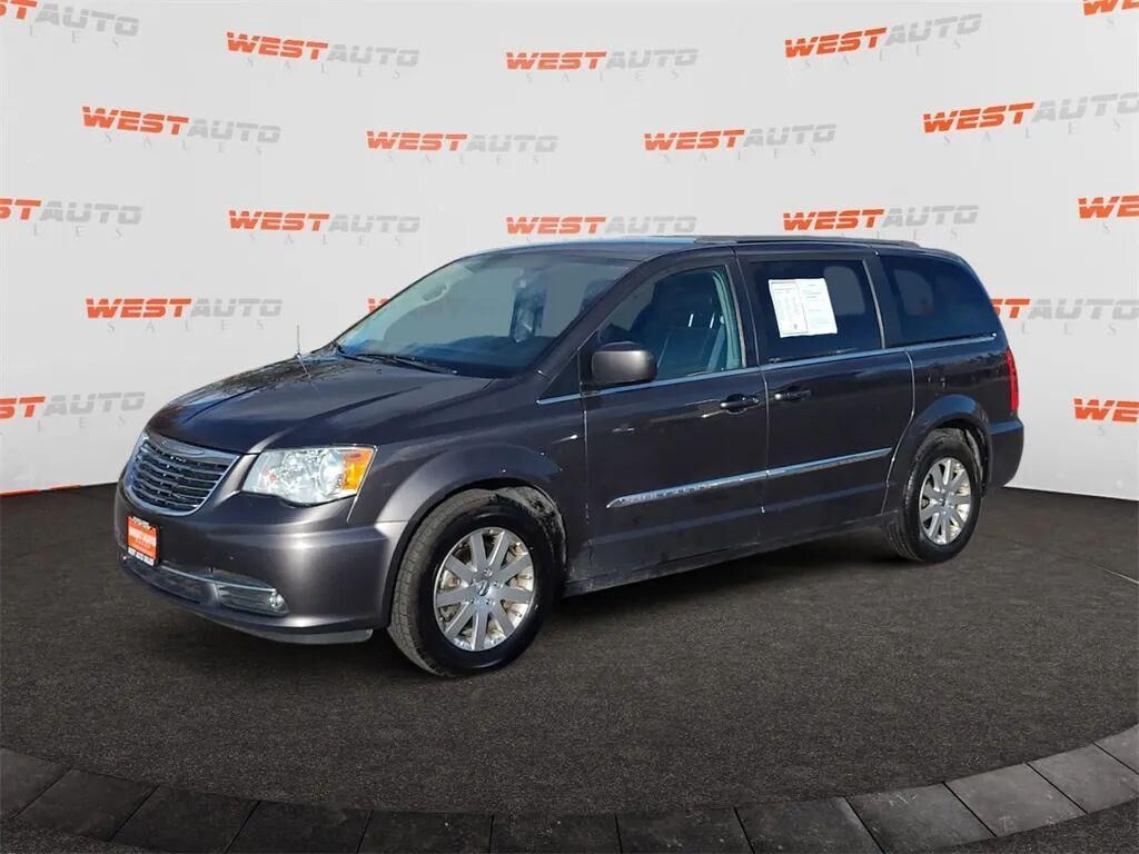 2015 CHRYSLER Town and Country