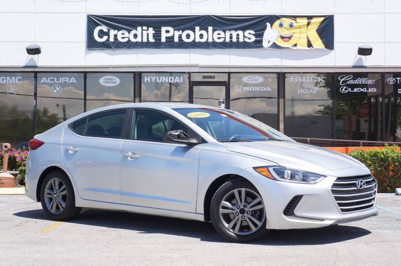 2017 HYUNDAI Elantra