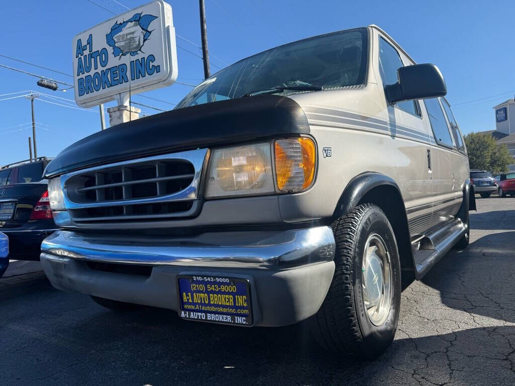 2001 FORD E-150