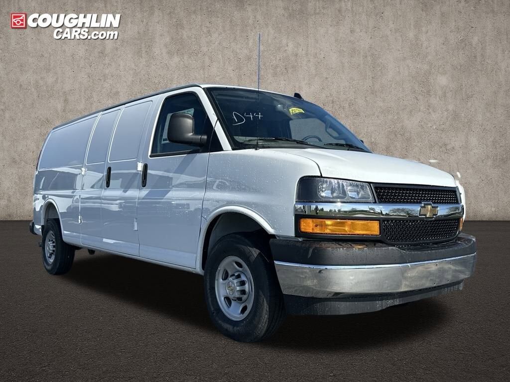 2025 CHEVROLET Express