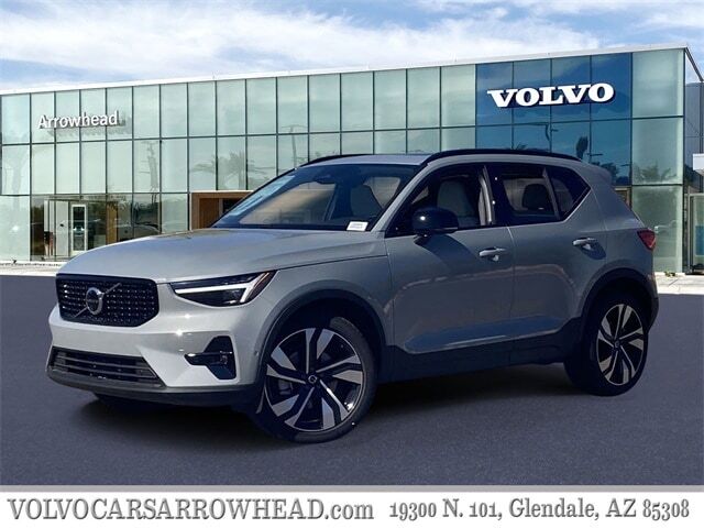 2026 VOLVO XC40