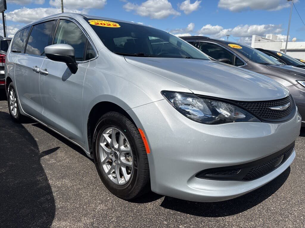 2023 CHRYSLER Voyager