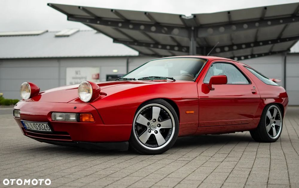 Porsche 928