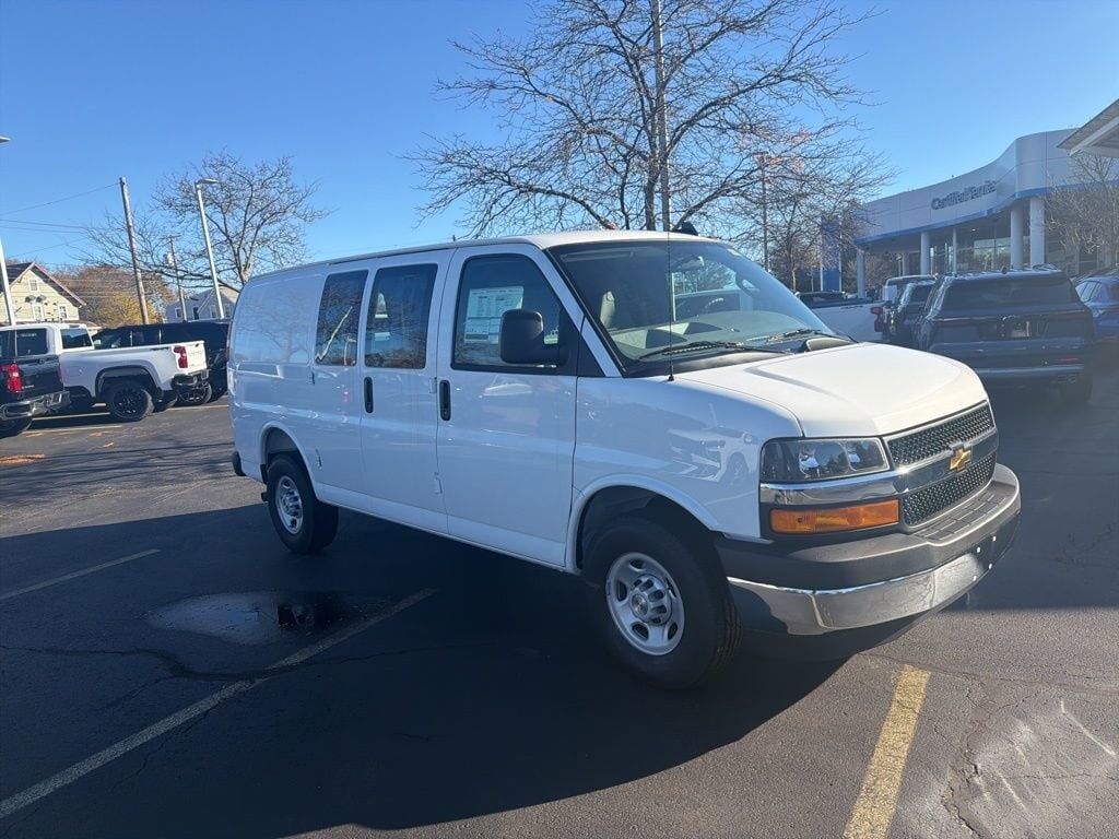 2025 CHEVROLET Express