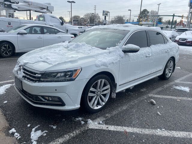 2017 VOLKSWAGEN Passat