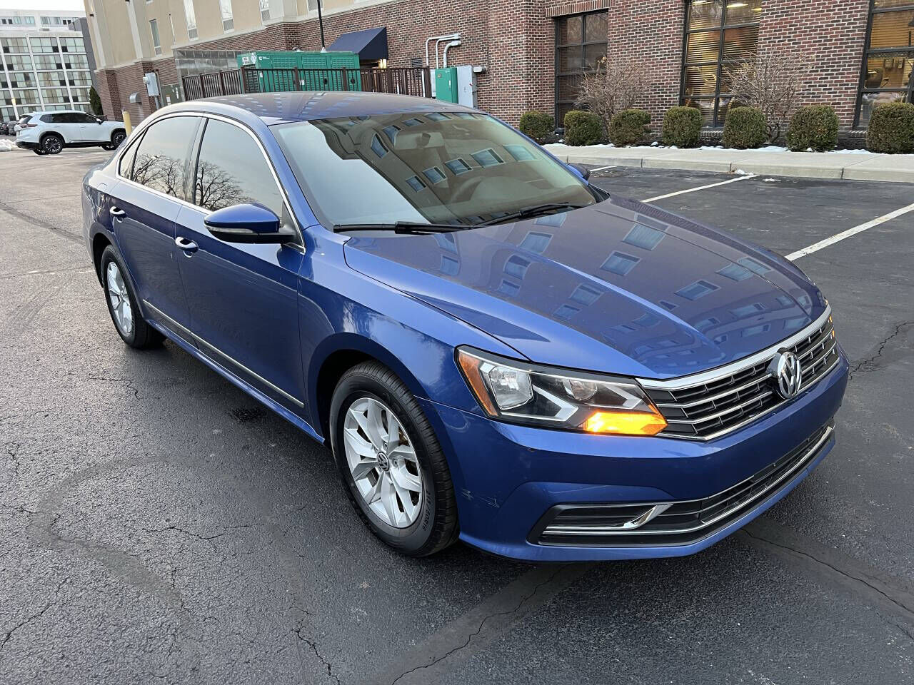 2017 VOLKSWAGEN Passat