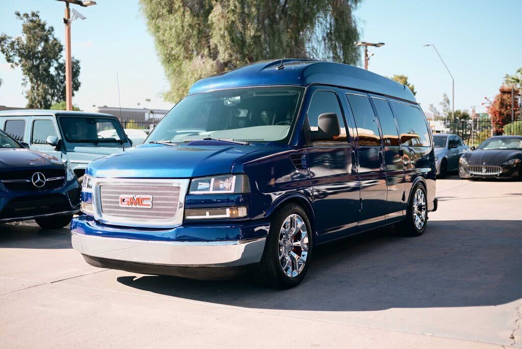 GMC Savana