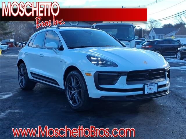 2023 PORSCHE Macan