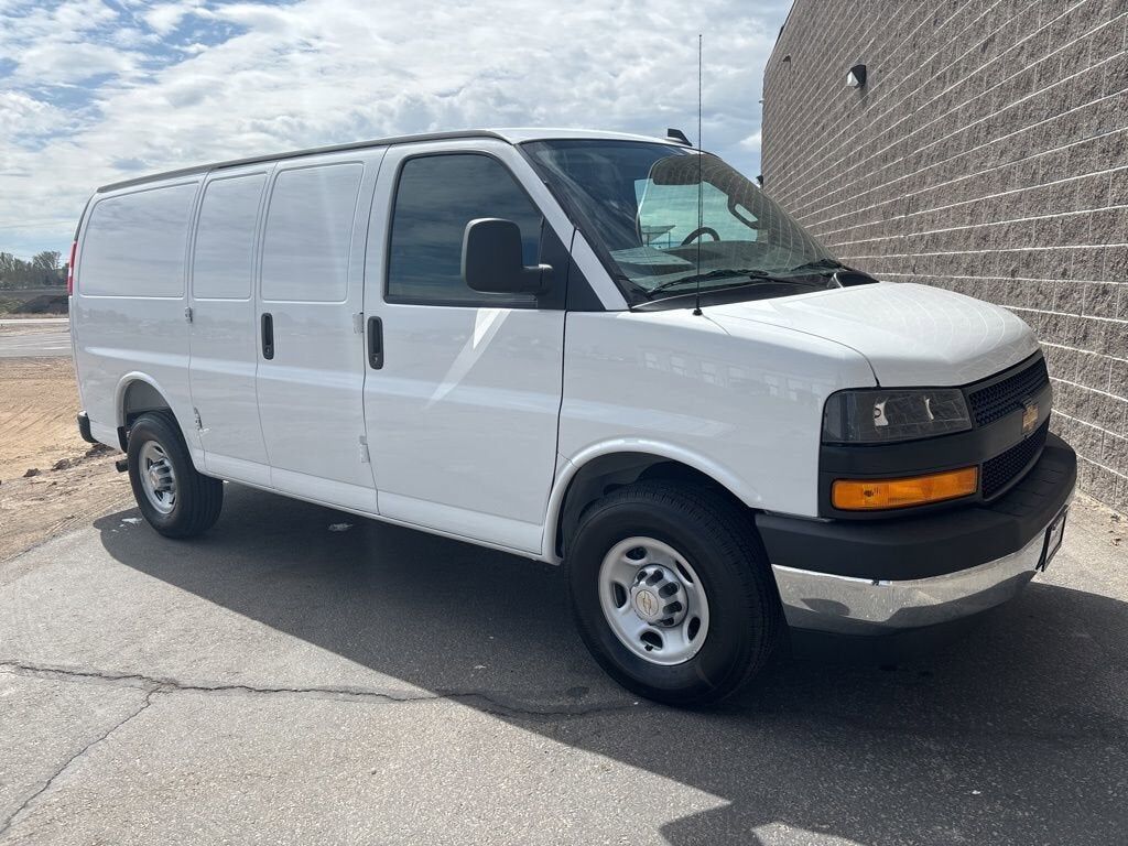 2025 CHEVROLET Express