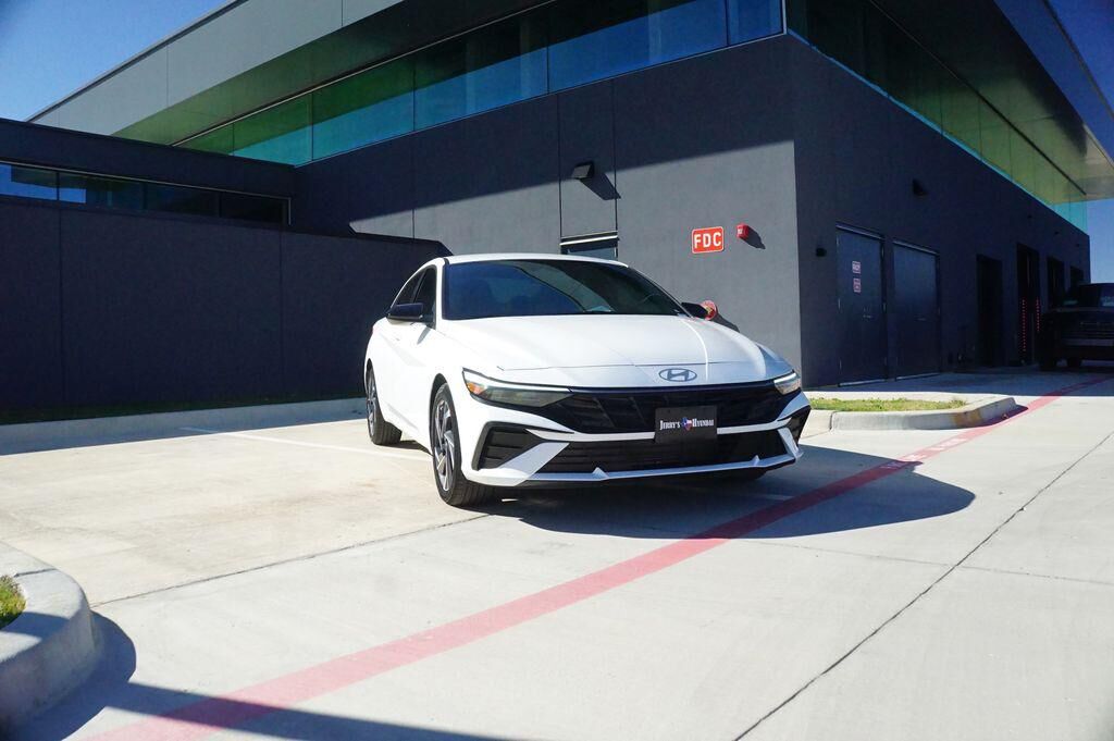 2025 HYUNDAI Elantra