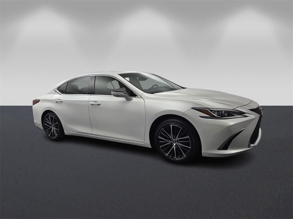 2022 LEXUS ES