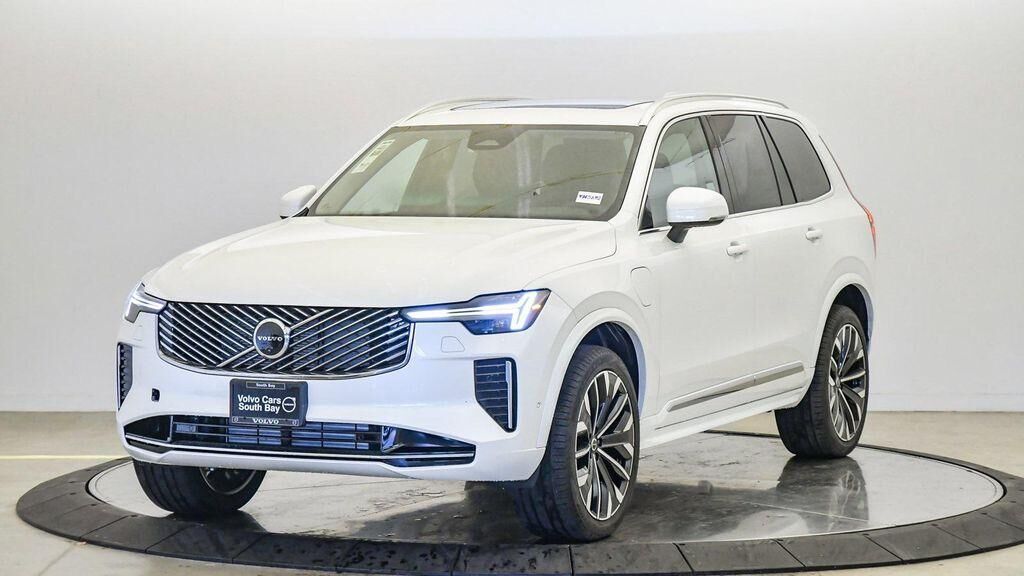 2025 VOLVO XC90