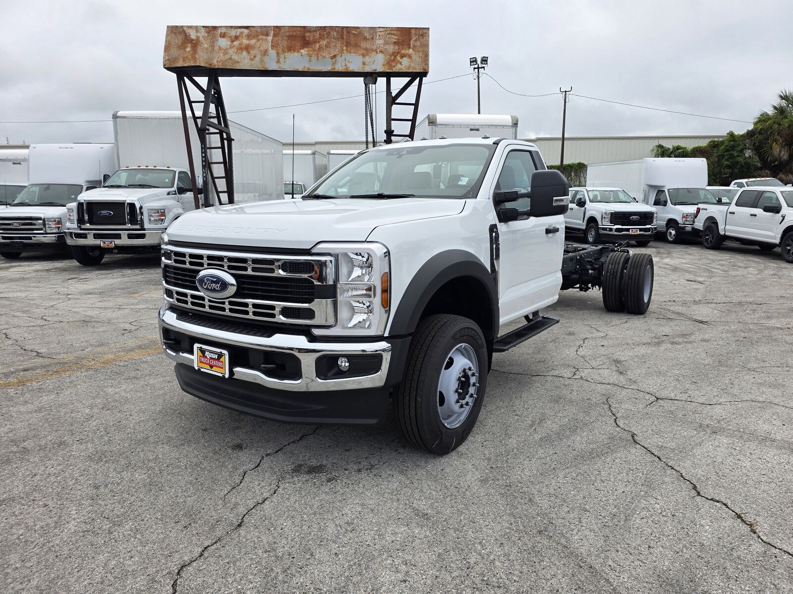 2025 FORD F-600