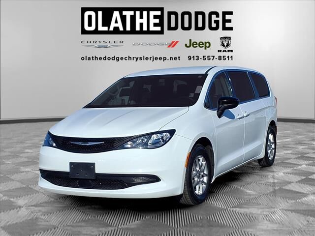 2024 CHRYSLER Voyager