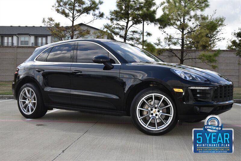 2016 PORSCHE Macan