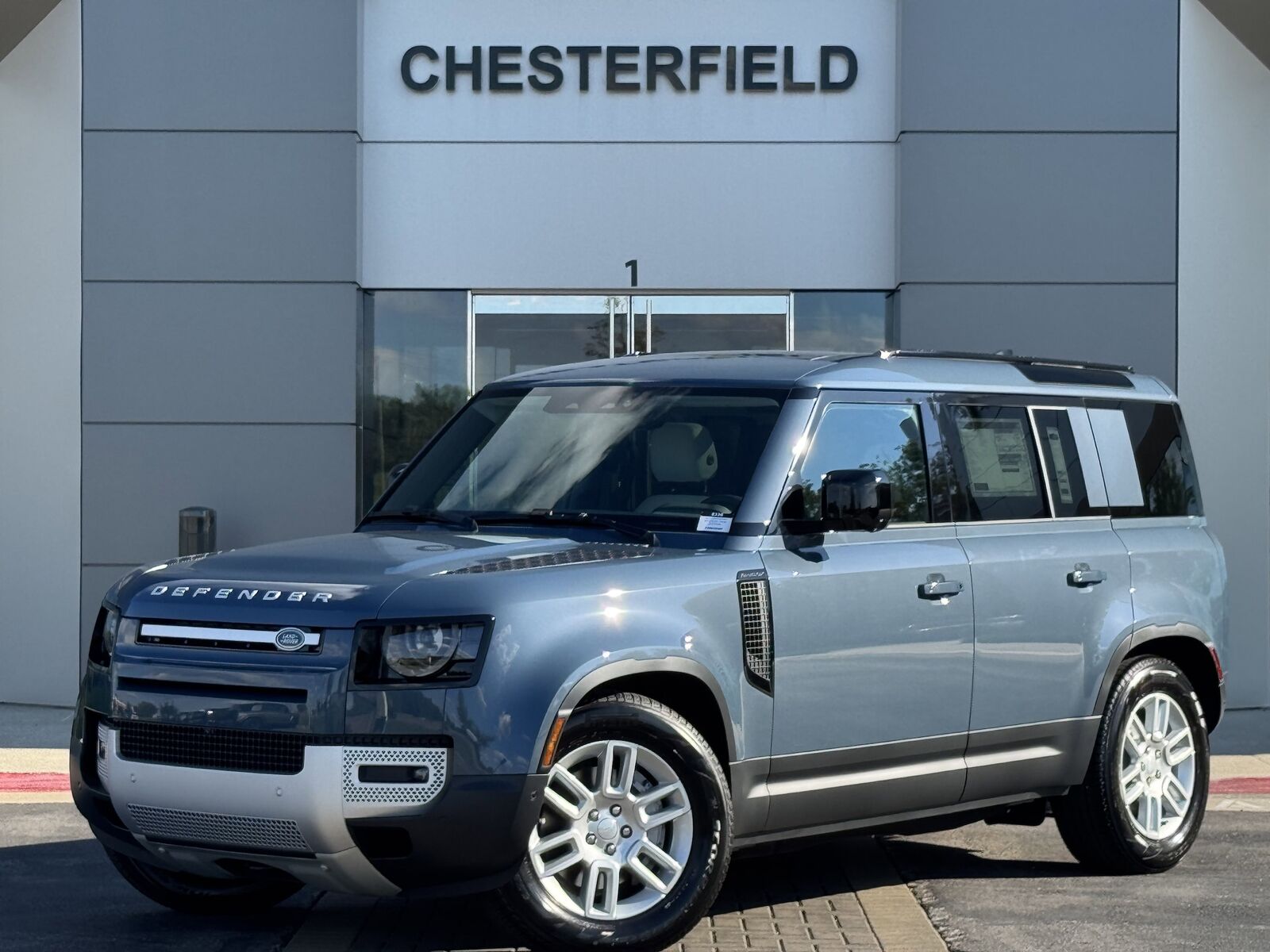 2025 LAND ROVER Defender