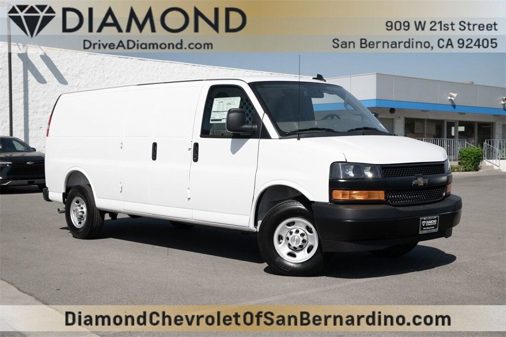 2025 CHEVROLET Express