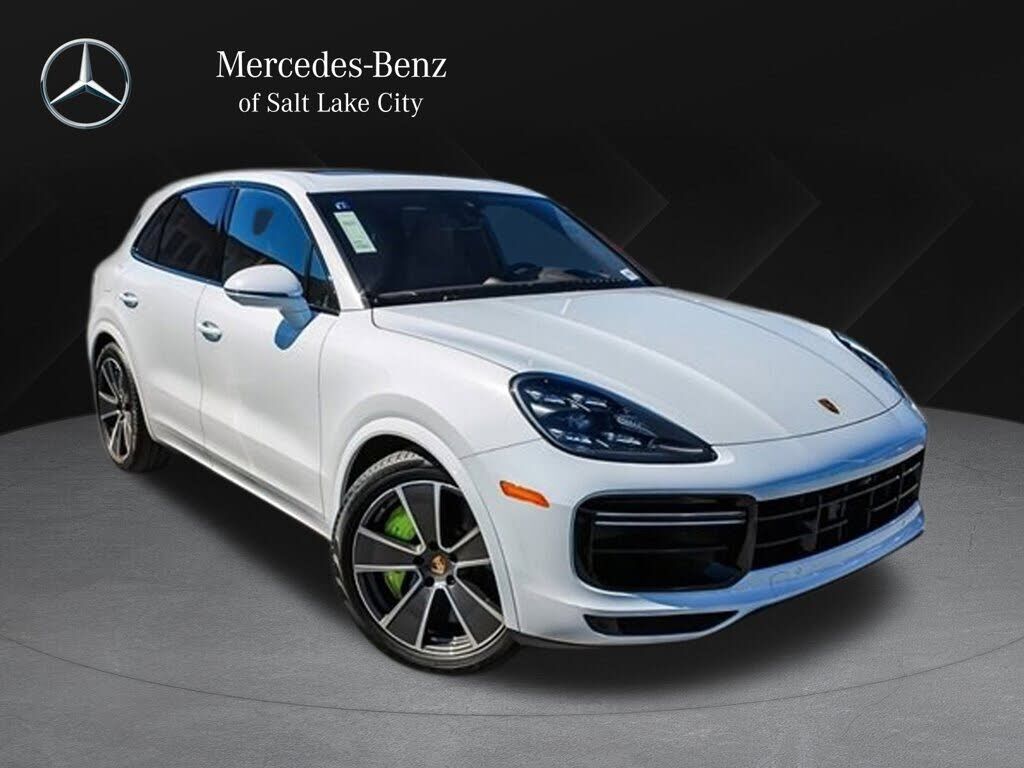 2023 PORSCHE Cayenne