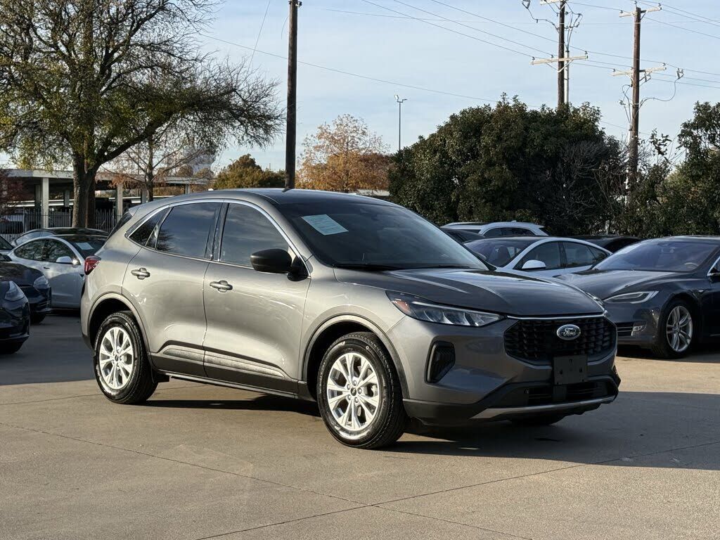 2023 FORD Escape
