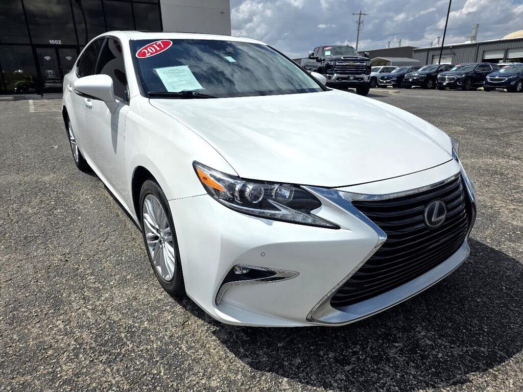 2017 LEXUS ES