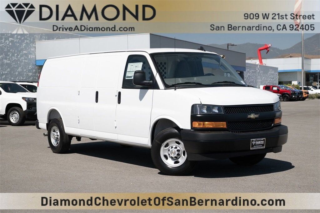 2025 CHEVROLET Express