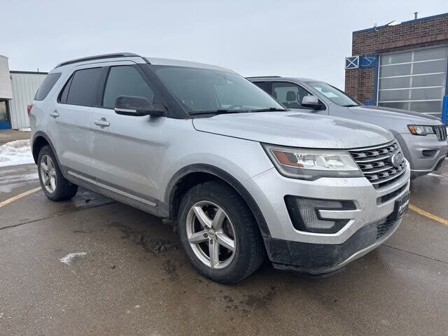 2017 FORD Explorer