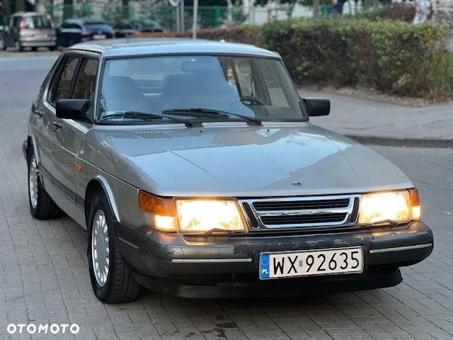 Saab 900