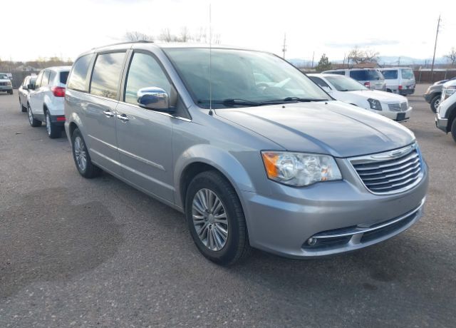 2014 CHRYSLER Town and Country