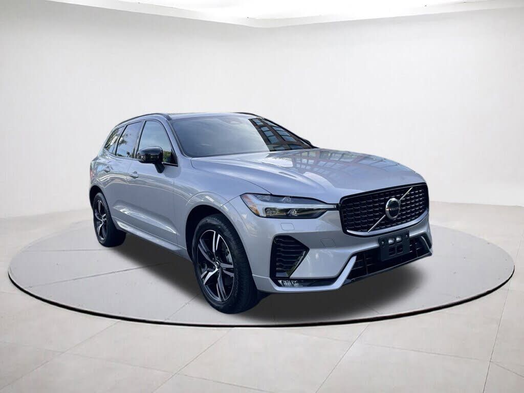 2022 VOLVO XC60