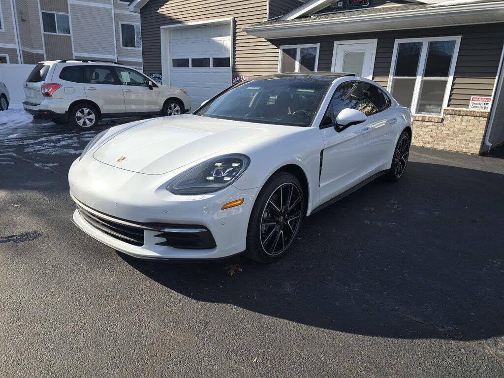 2018 PORSCHE Panamera