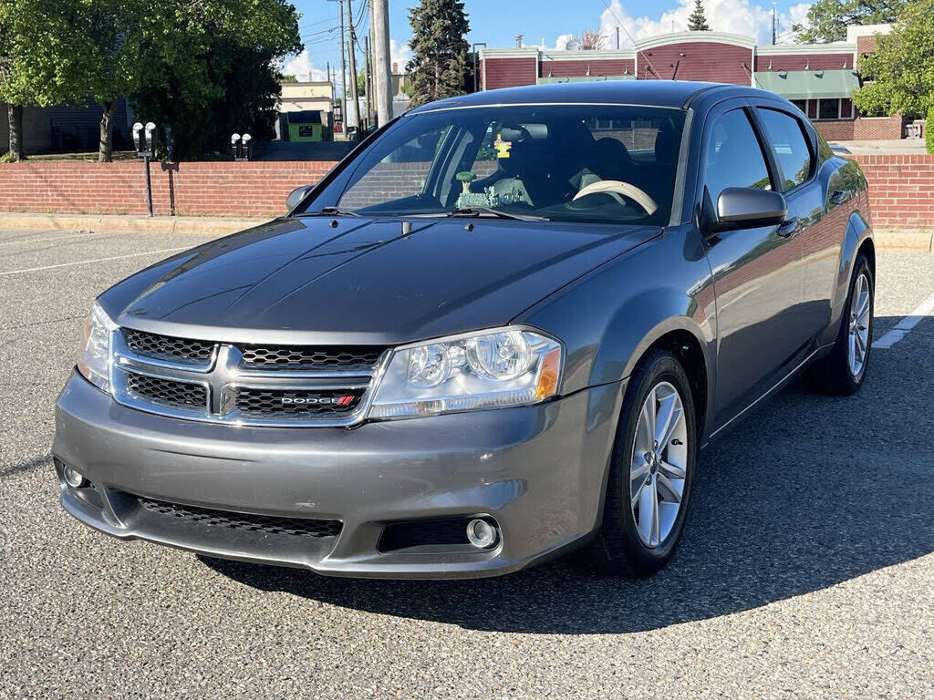 2013 DODGE Avenger