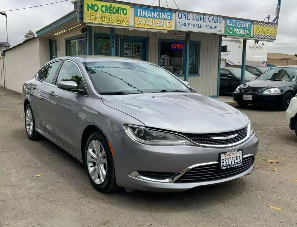 2016 CHRYSLER 200
