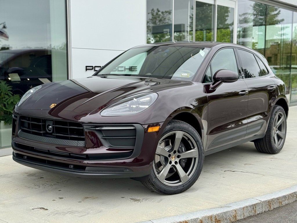 2025 PORSCHE Macan