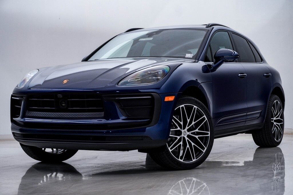 2026 PORSCHE Macan