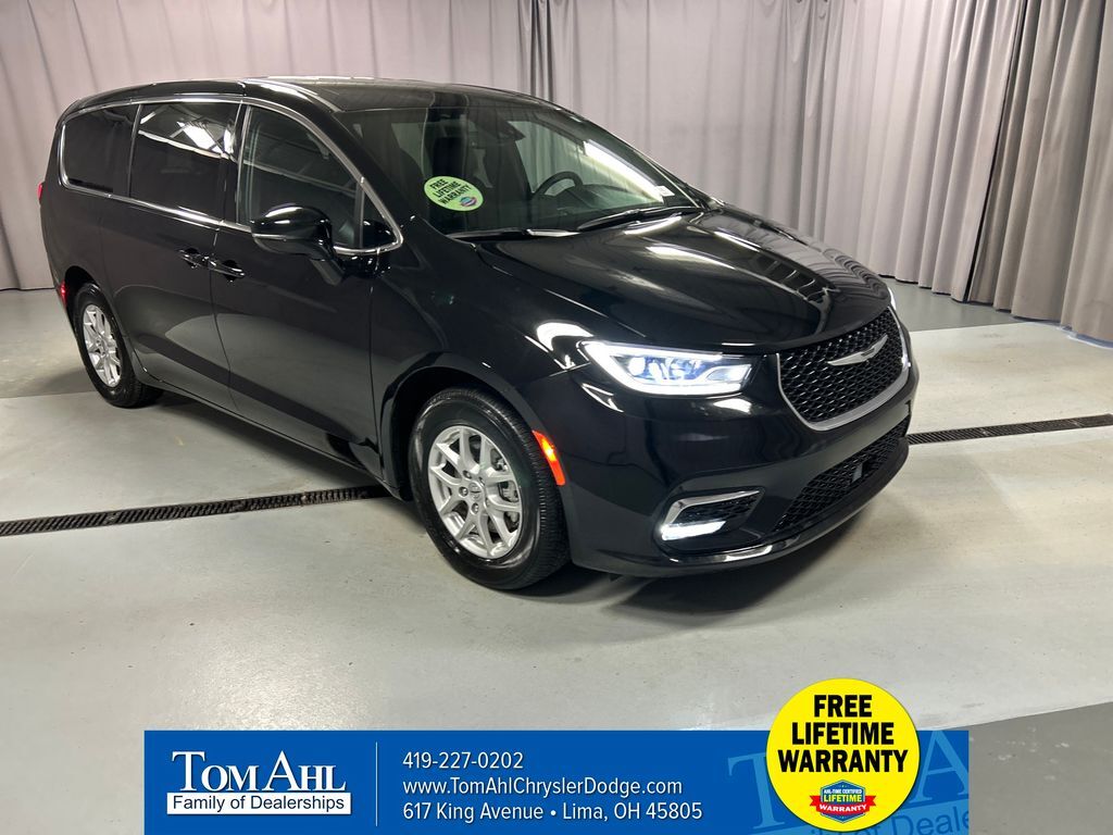 2025 CHRYSLER Pacifica