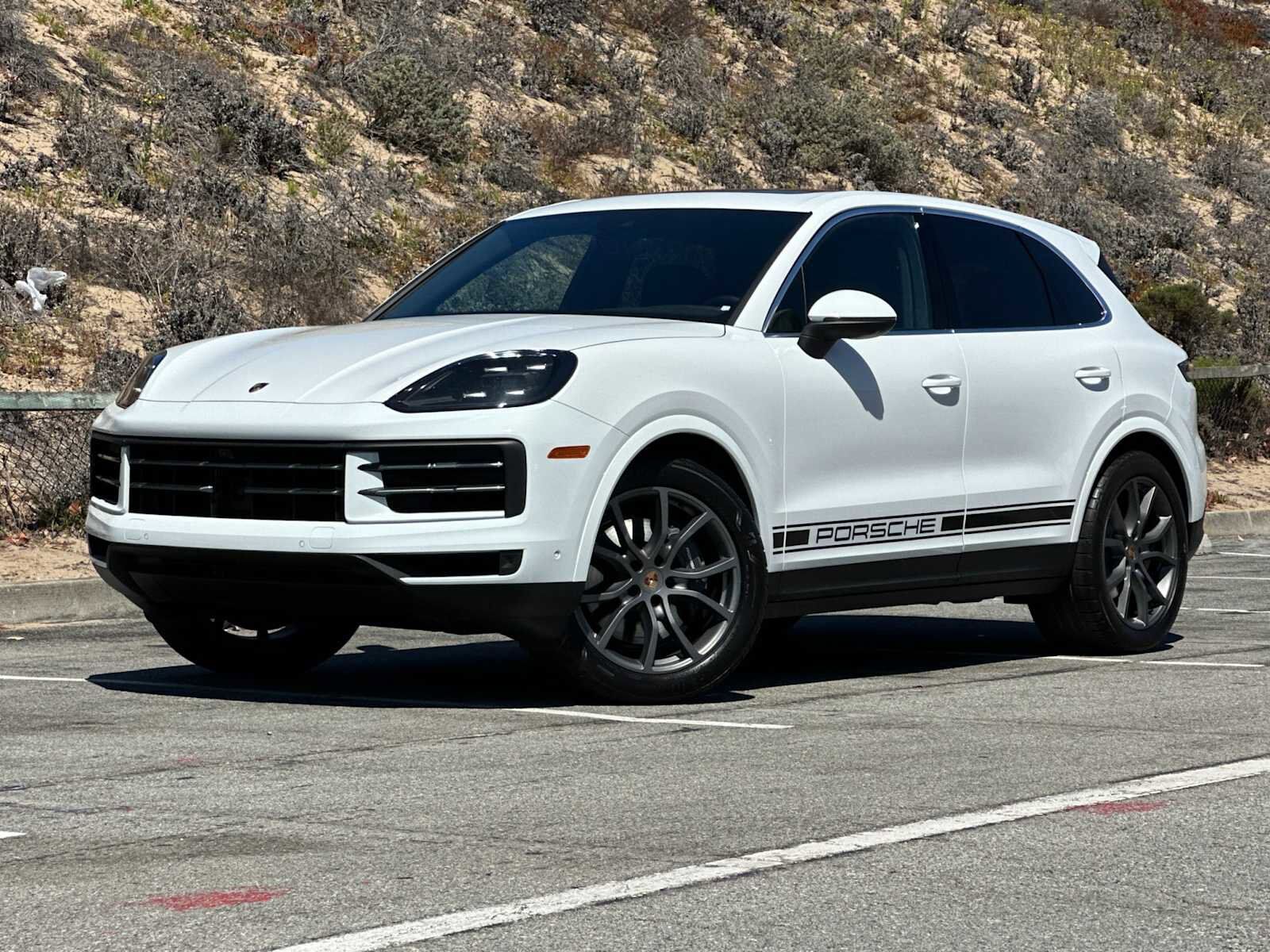 2025 PORSCHE Cayenne