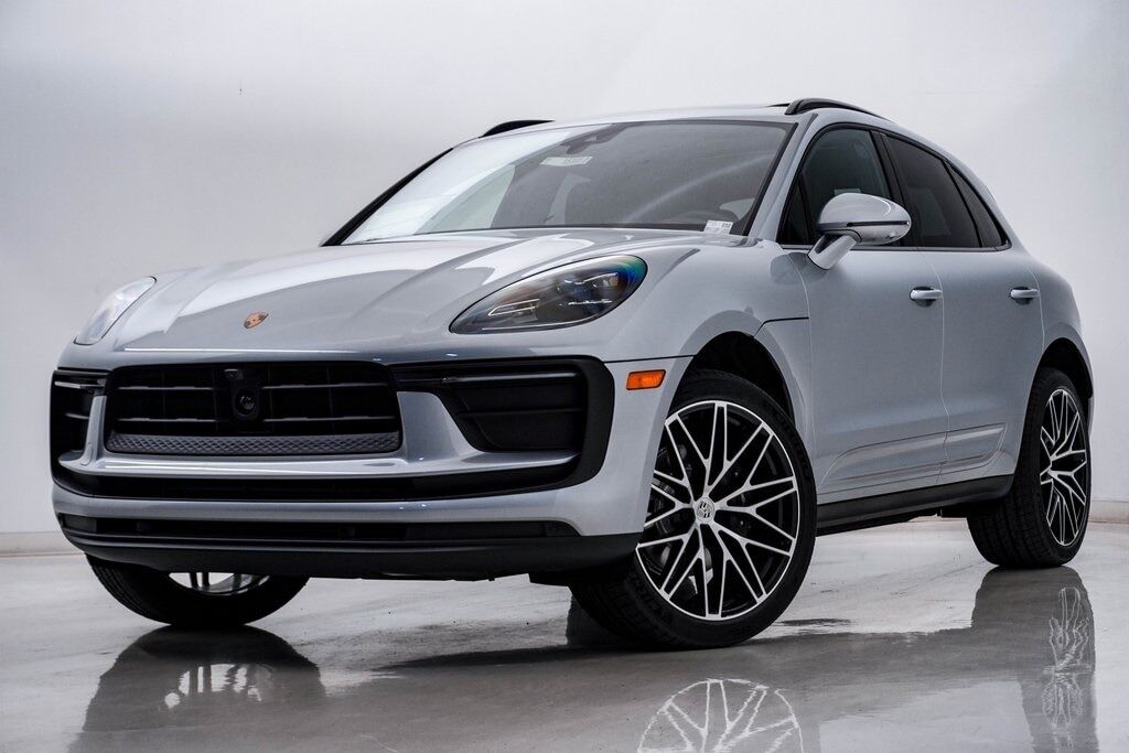 2026 PORSCHE Macan