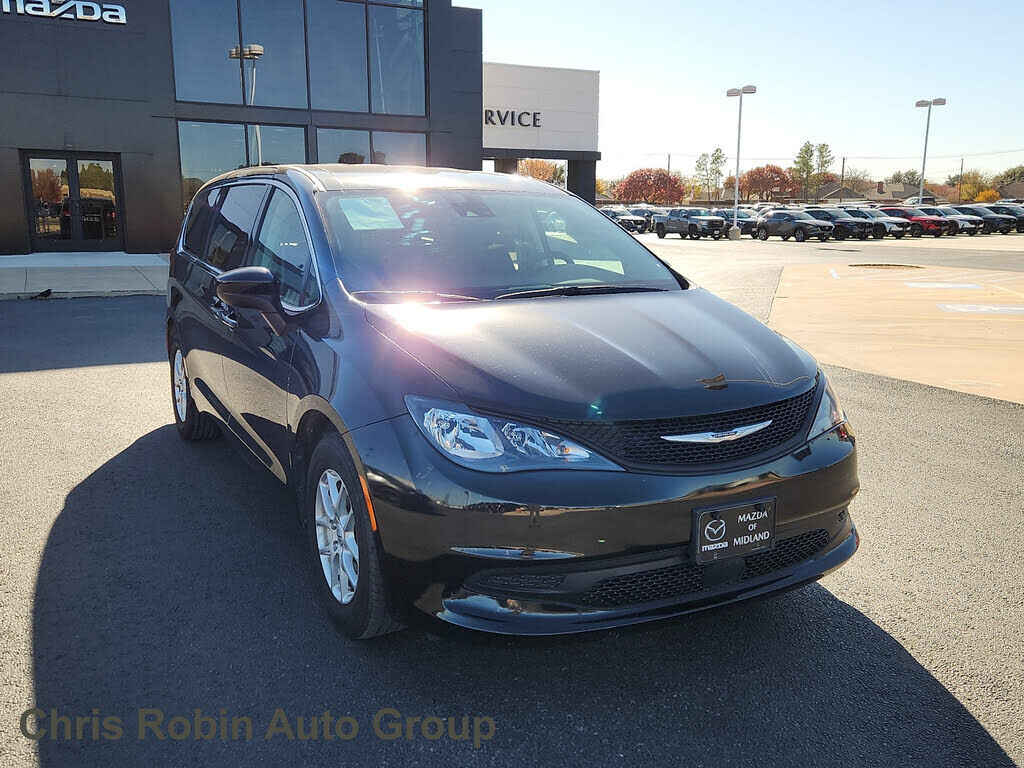 2024 CHRYSLER Voyager