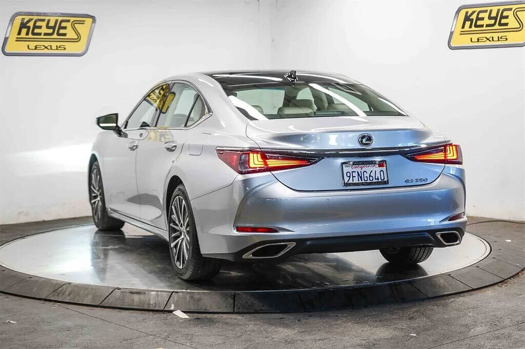 2023 Lexus ES