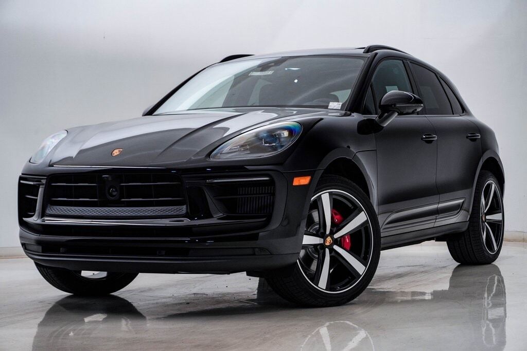 2026 PORSCHE Macan