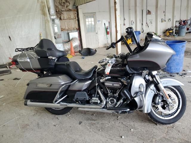 2017 HARLEY DAVIDSON FLTRU / Road Glide Ultra