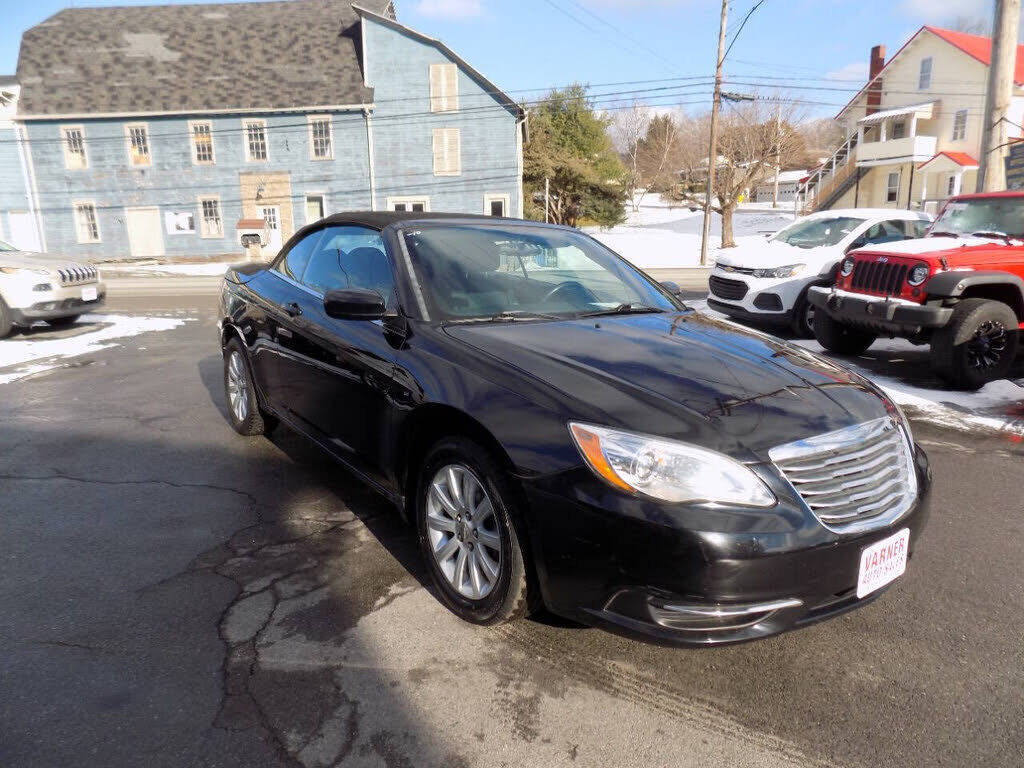 2011 CHRYSLER 200