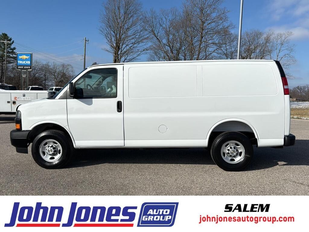 2025 CHEVROLET Express