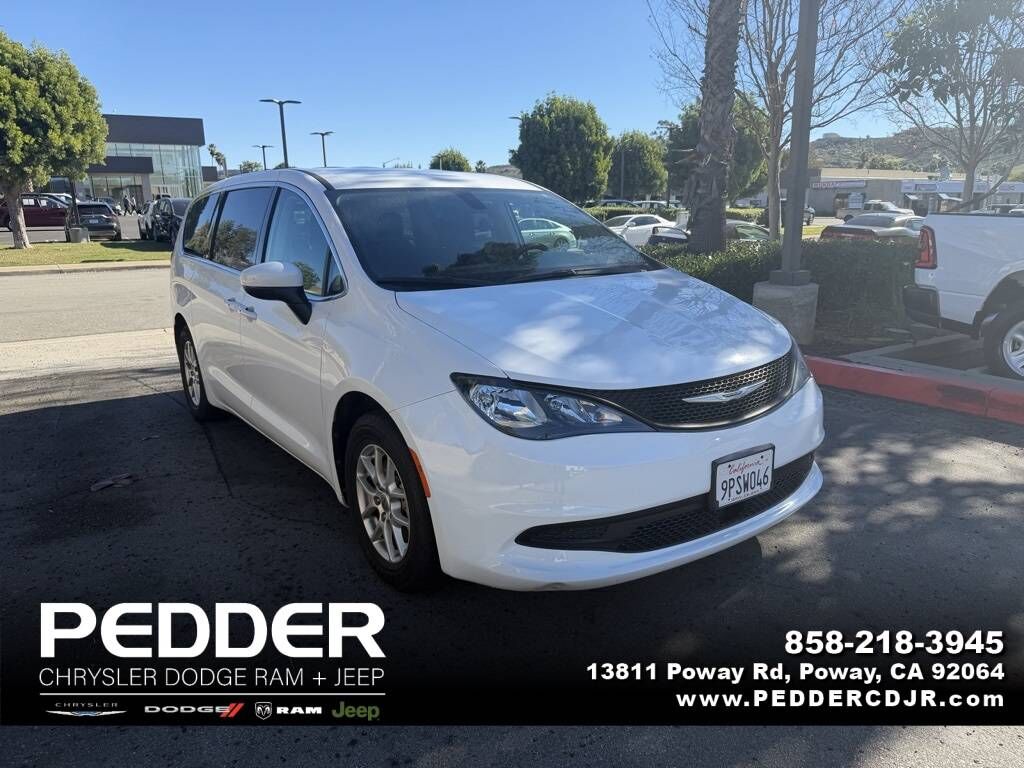 2022 CHRYSLER Voyager