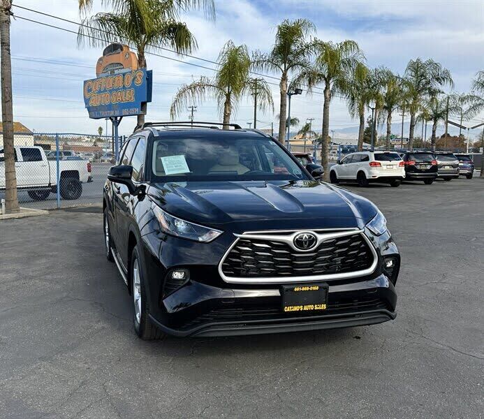 2022 TOYOTA Highlander