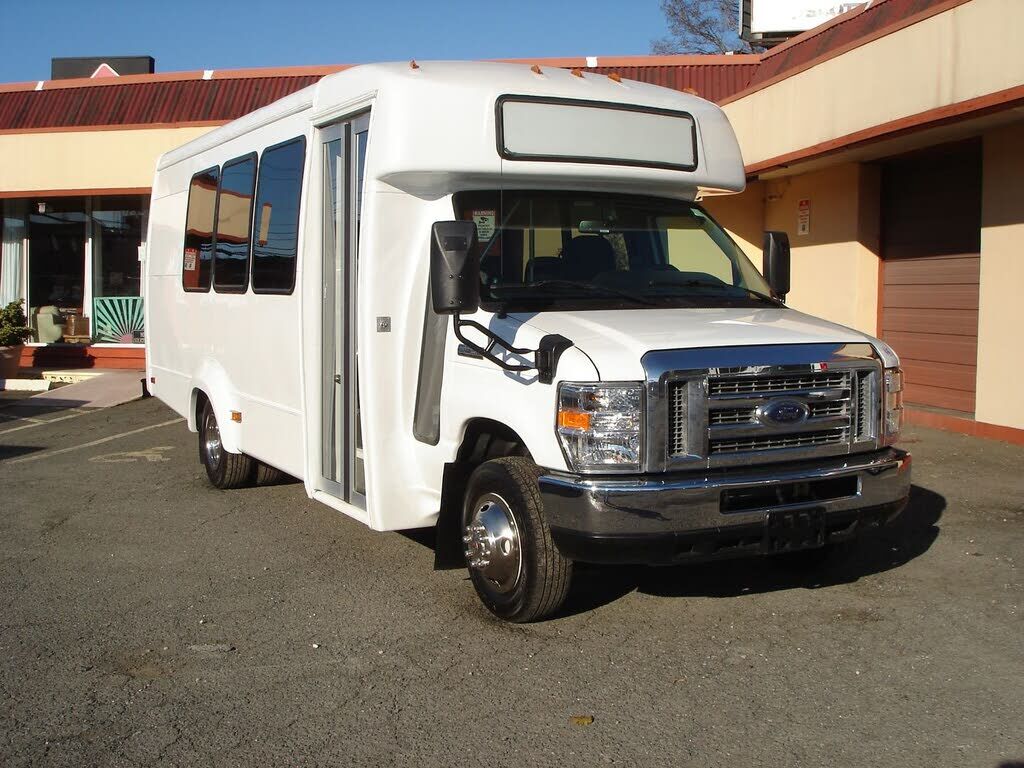 2011 FORD E-350
